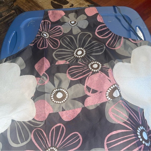 Apron - Picture 3 of 4